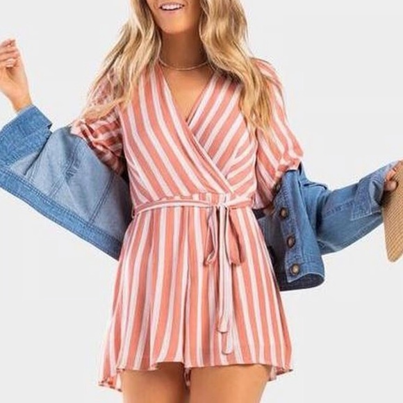 Blue Rain by Francesca’s Striped Tie Waist Lined‎ Romper Size Small EUC - Picture 1 of 6
